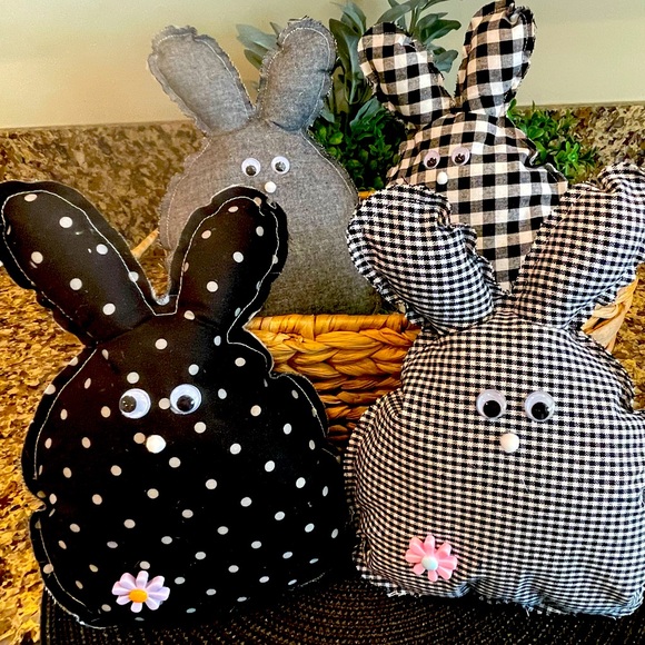 Handmade Primitive Easter Bunny. New - Picture 1 of 4